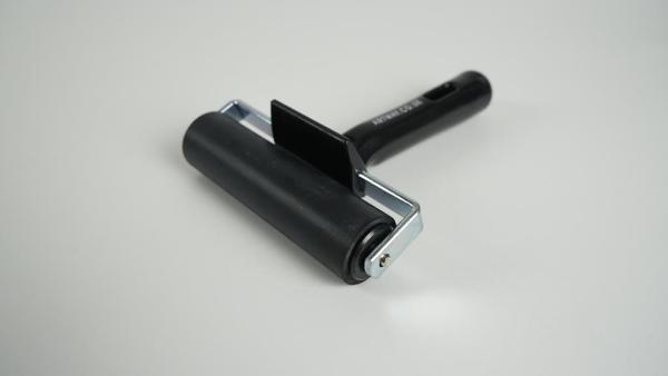 roller20100m20-20aa1055na20p320copy_153564859761.jpg Rubber Roller 100 mm (4")